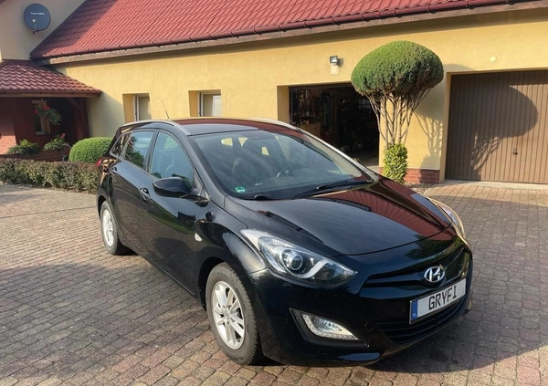 Hyundai I30 cena 37899 przebieg: 106420, rok produkcji 2014 z Siewierz małe 232